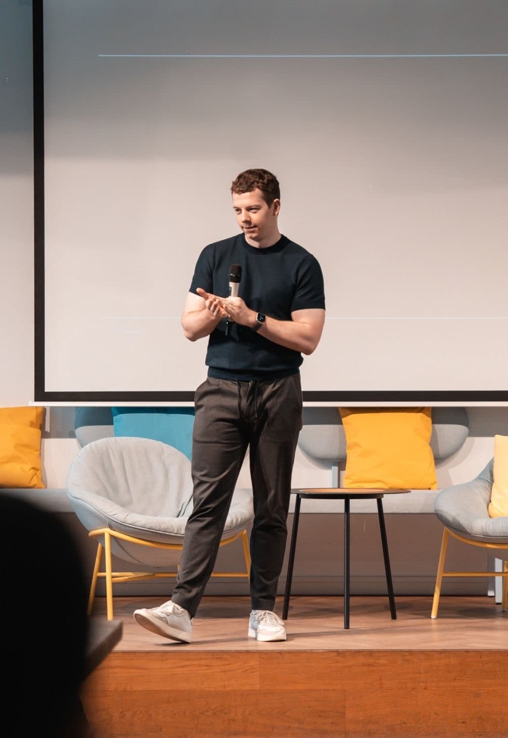 Fabian Tausch — Host Unicorn Bakery